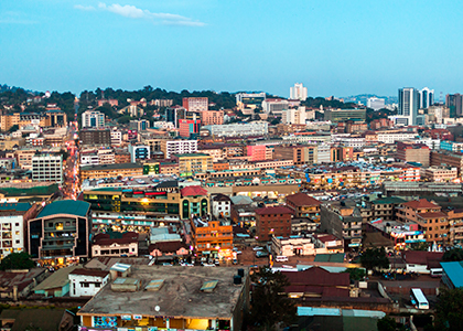 Udsigt over byen Kampala i Uganda